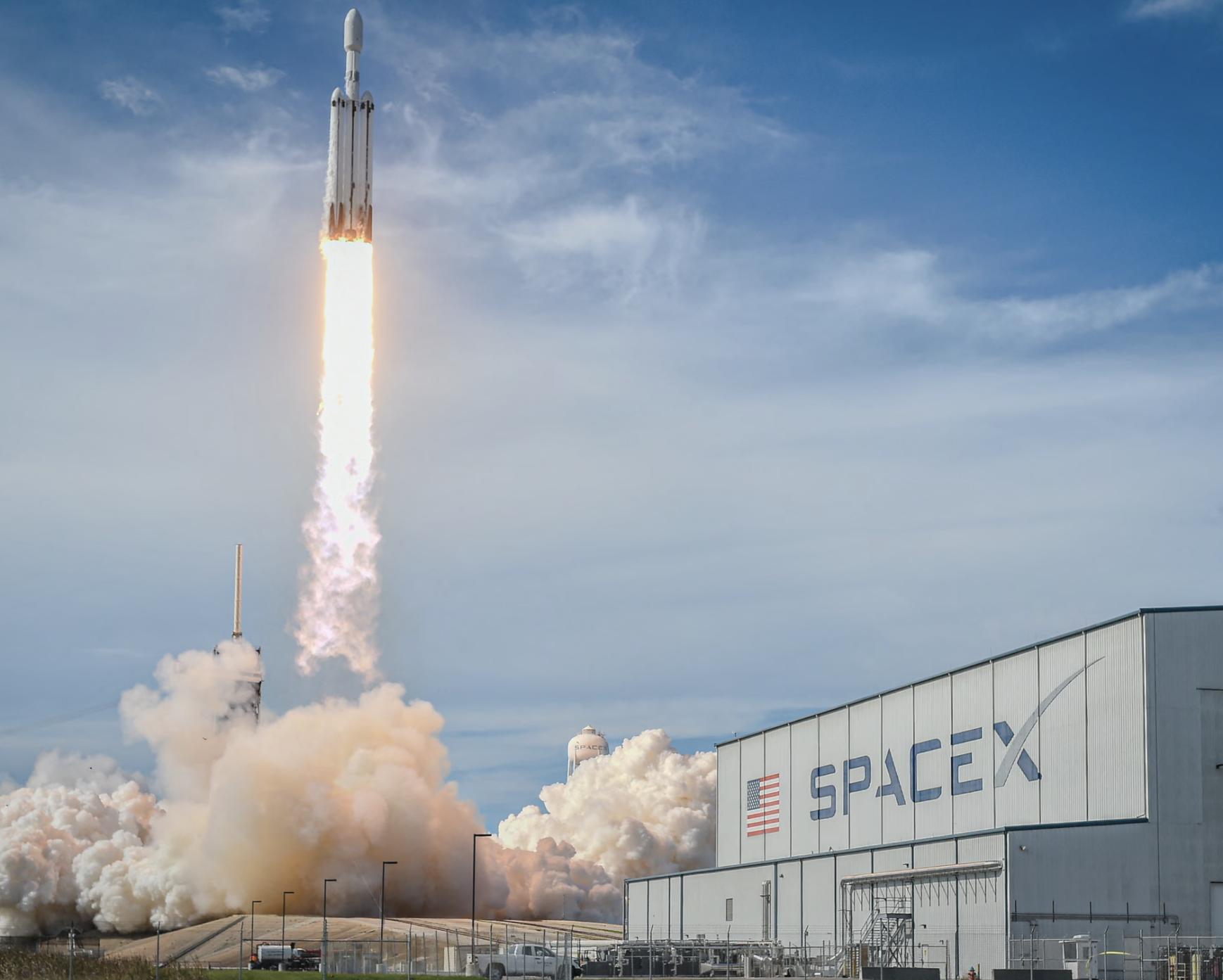 SpaceX IPO Surge Pushes Valuation Past Amazon and Near Microsoft