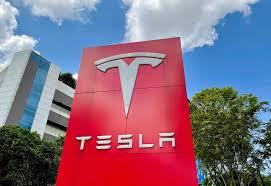 Tesla’s $890 Million SpaceX Sales Highlight Deep Musk Empire Cross-Ties