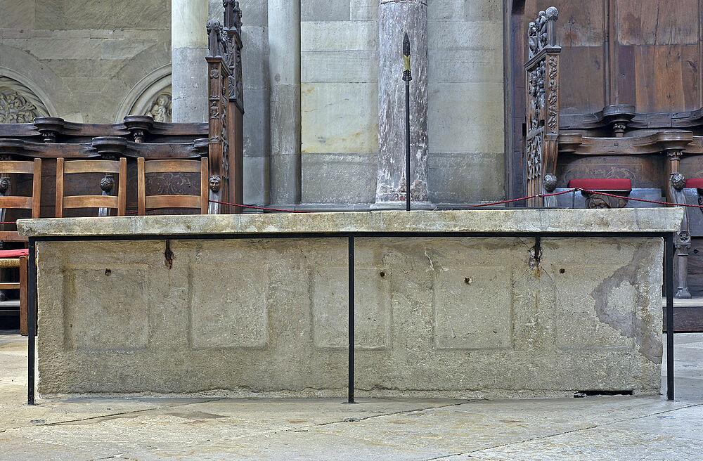 Genomic Confirmation of the Ottonian Emperors: Authenticating the Remains of Otto I and Henry II through Ancient DNA