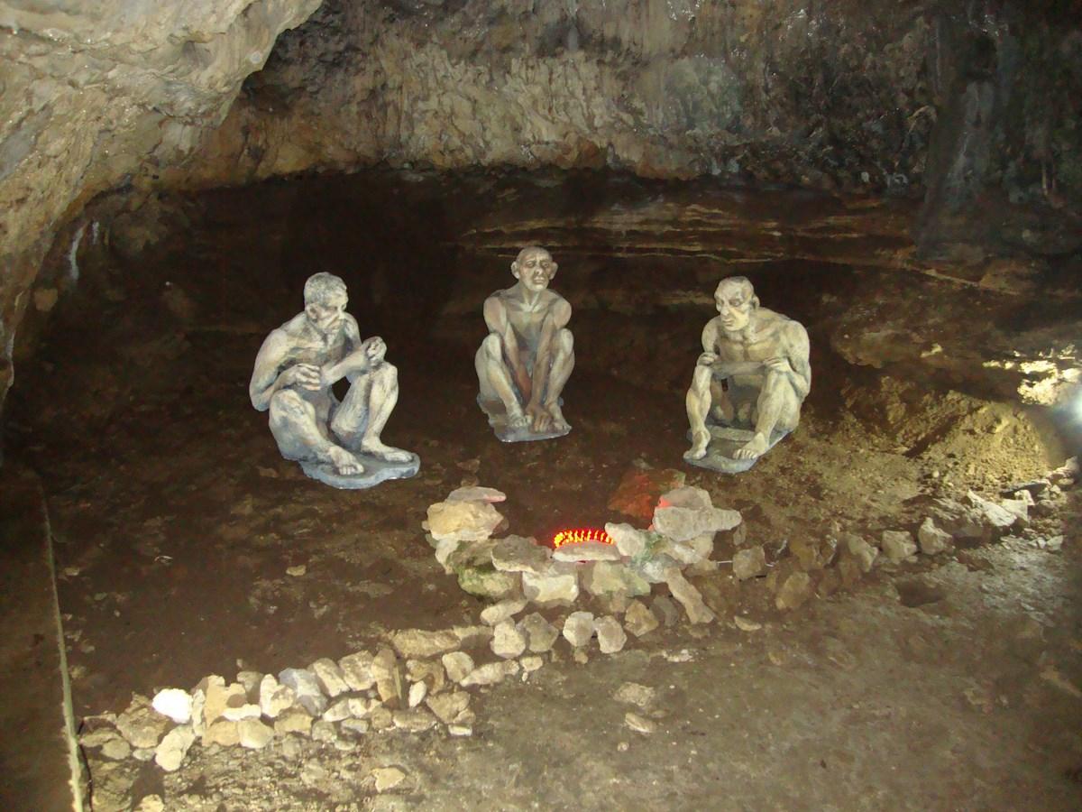 Unearthing Treasures at Bacho Kiro Cave - the Dawn of Modern Human Culture