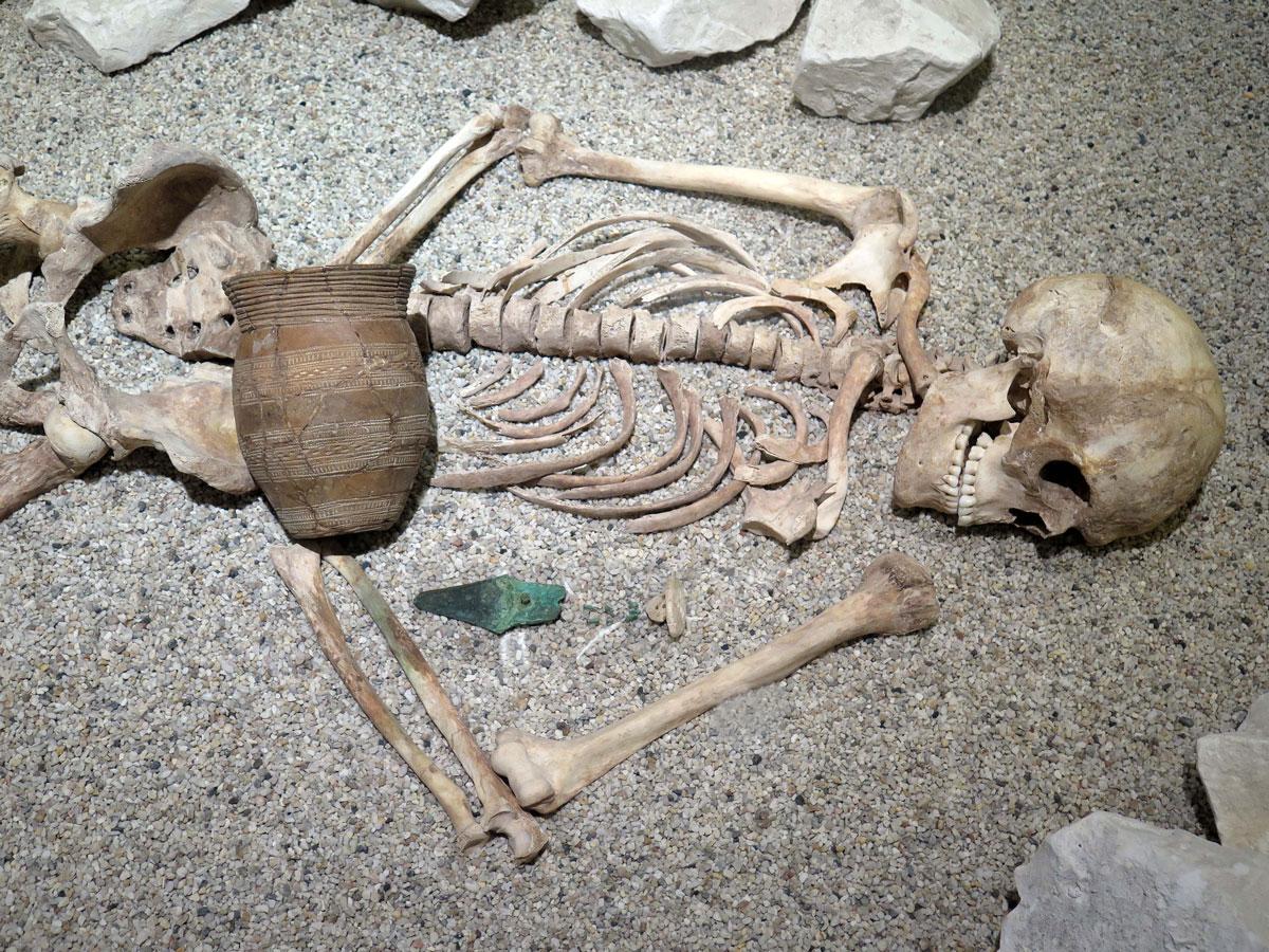 Bronze Age Reuse of Neolithic Tombs in Southwestern Britain