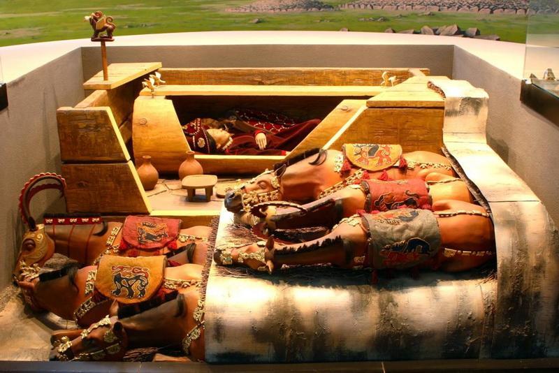 Ancient DNA and Dynastic Rule among Iron Age Scythian Elites