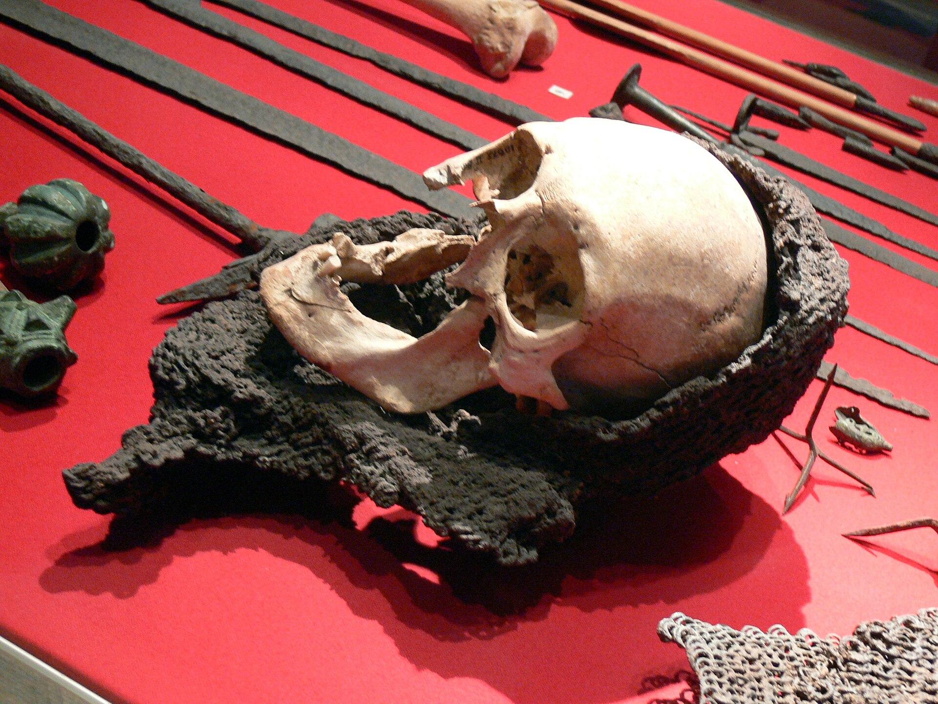 Genomes and Graves: Kinship and Childhood in Medieval Swedish Multiple Burials