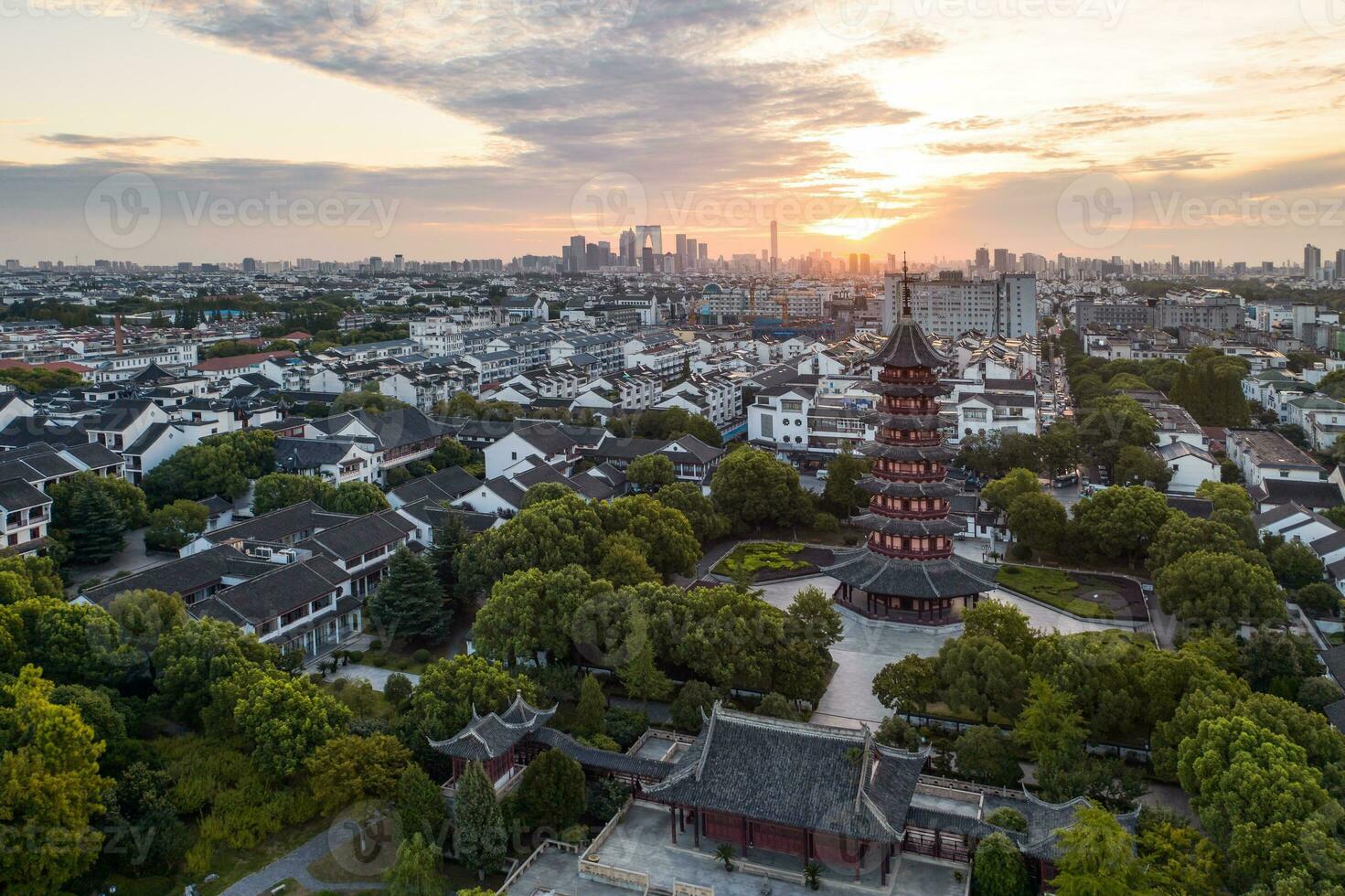 Chongqing Hosts 2025 Low-Altitude Industry Conference: Pioneering Smart City and Logistics Innovations